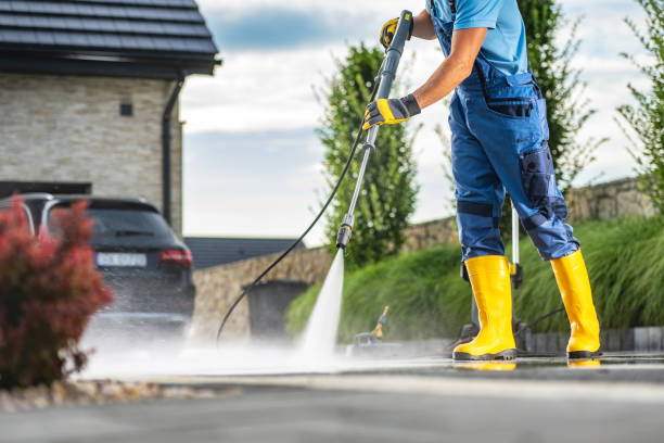 Why Choose Our Certified Pressure Washing Experts for Your Project Needs in Niles, OH?